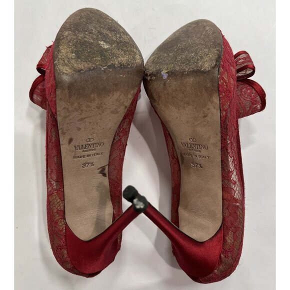 Valentino Bow TIe Pumps in Red Lace - Picture 10 of 11